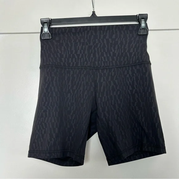 Lululemon Align High-Rise Short 6" Segment Emboss Black Size 4 - Picture 3 of 7